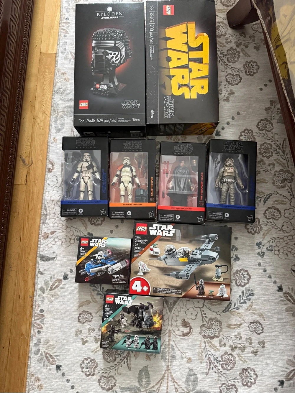 Lego Star Wars Black and Yellow Boxed Sets with Assorted Minifigures